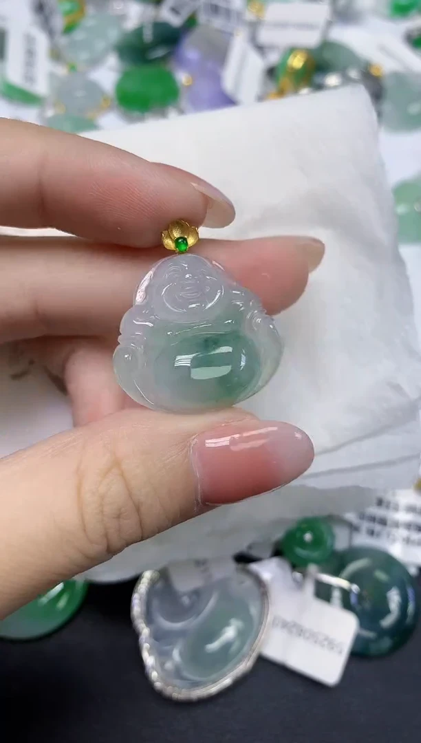 颈饰18K金镶嵌翡翠天然缅甸翡翠A货多样性发一件