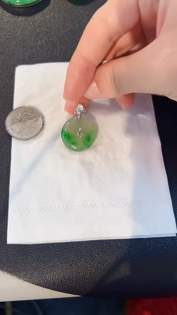 翡翠18K金镶嵌颈饰缅料A货/支持复检/一件