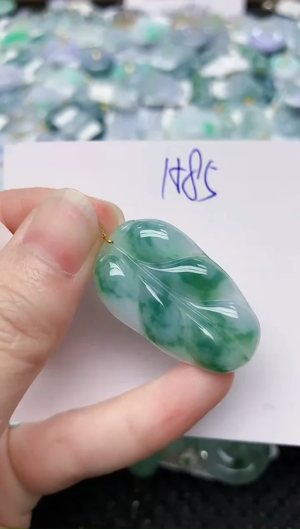 颈饰18K金镶嵌翡翠天然缅甸A货翡翠百元以上9元证书费自理