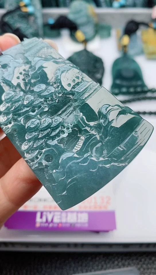 【闪购商品】翡翠颈饰未镶嵌