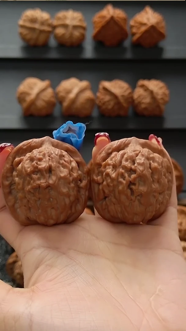 把件文玩核桃原树莲花39mm