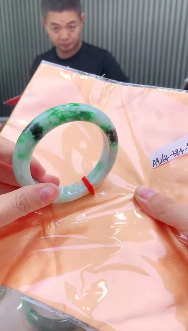 未镶嵌手镯翡翠58