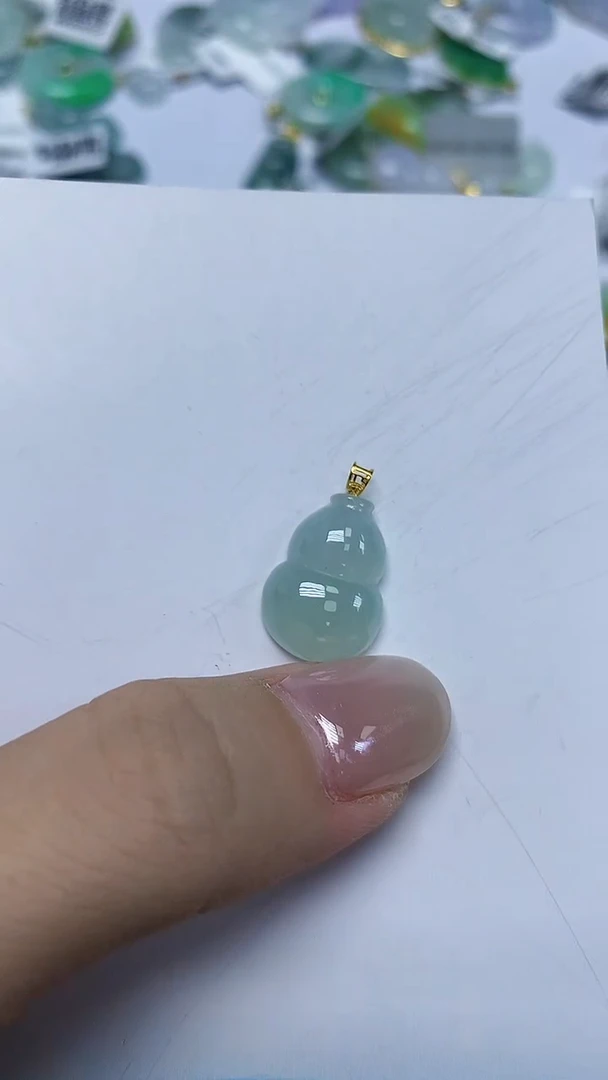 翡翠18K金镶嵌颈饰天然缅甸翡翠A货