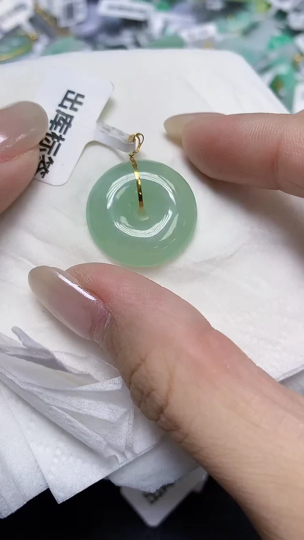 翡翠18K金镶嵌颈饰天然缅甸翡翠A货