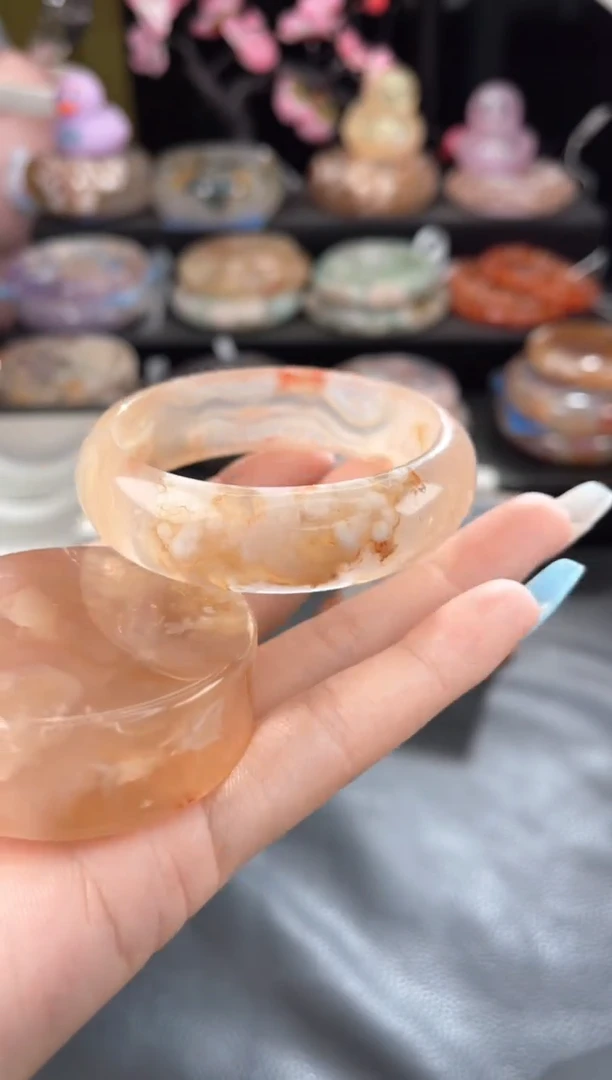 石英质玉手镯未镶嵌52