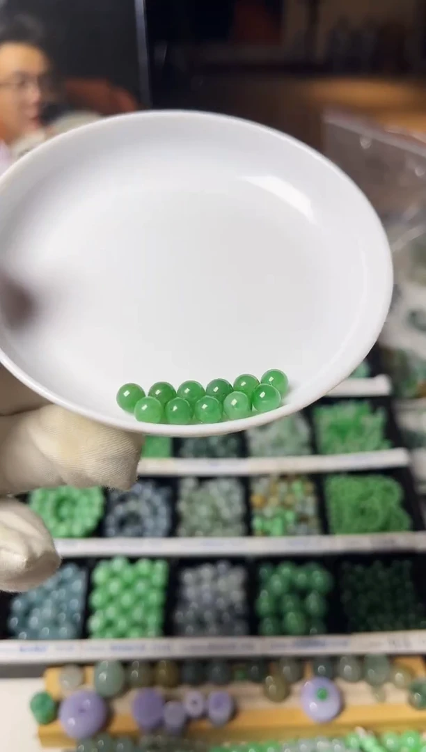 散珠翡翠(****y翡翠散珠11颗多样性发货