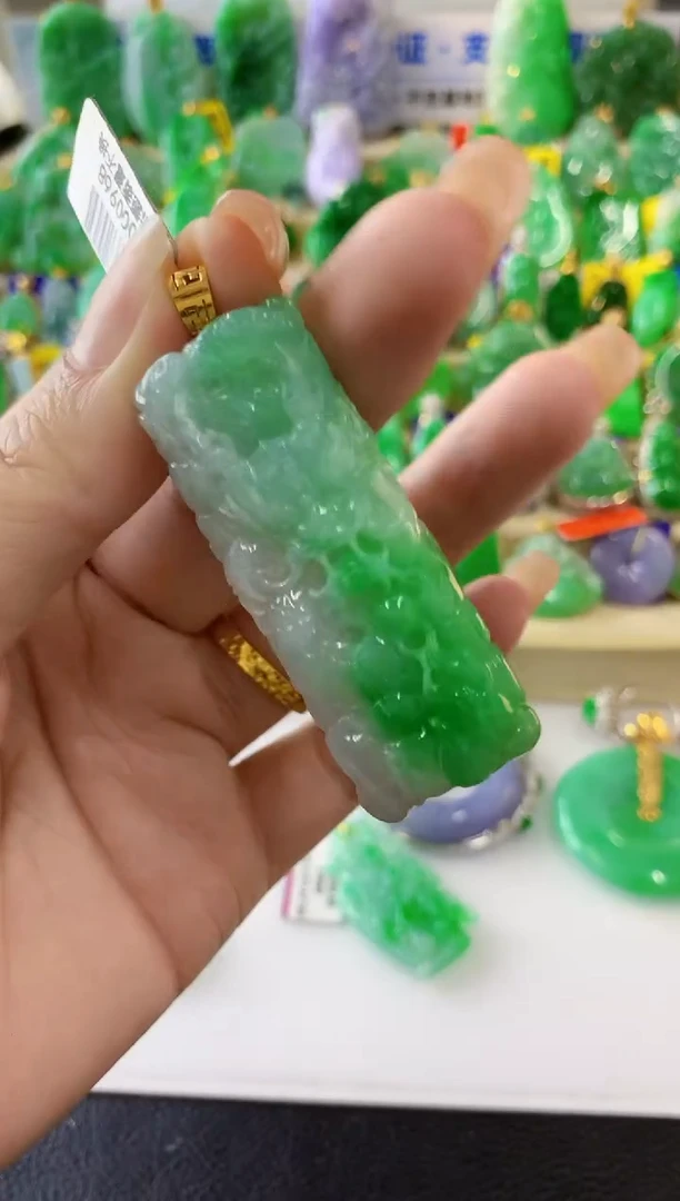 翡翠18K金镶嵌吊坠(不含链)挂件