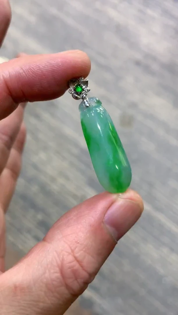 颈饰未镶嵌翡翠天然A货翡翠