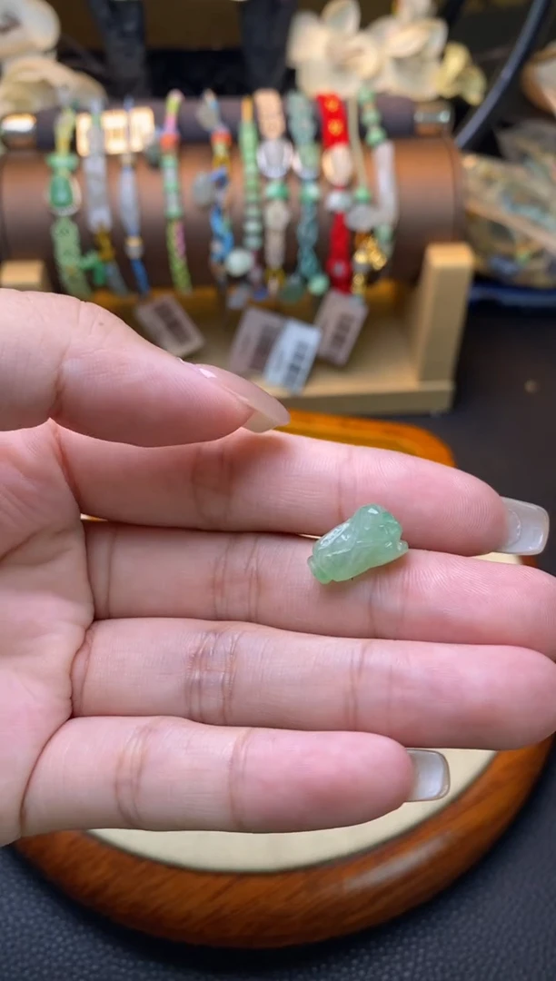 颈饰未镶嵌翡翠薰*草净货15602