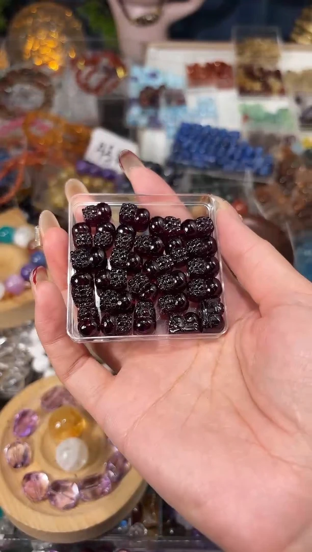 【闪购商品】石榴石手串未镶嵌紫牙乌貔貅一个宽卡8