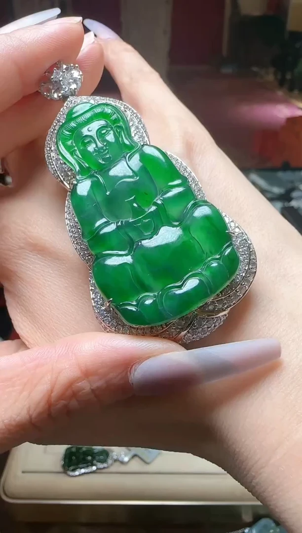 【闪购商品】翡翠吊坠(不含链)未镶嵌翡翠