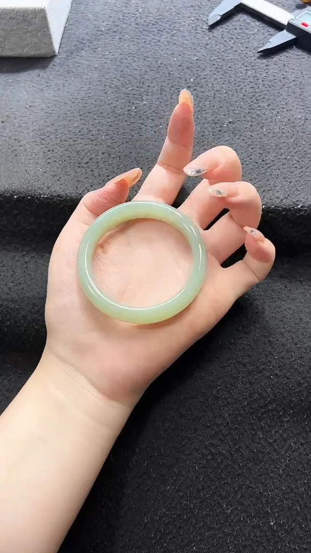 和田玉手镯未镶嵌和田玉 54 55