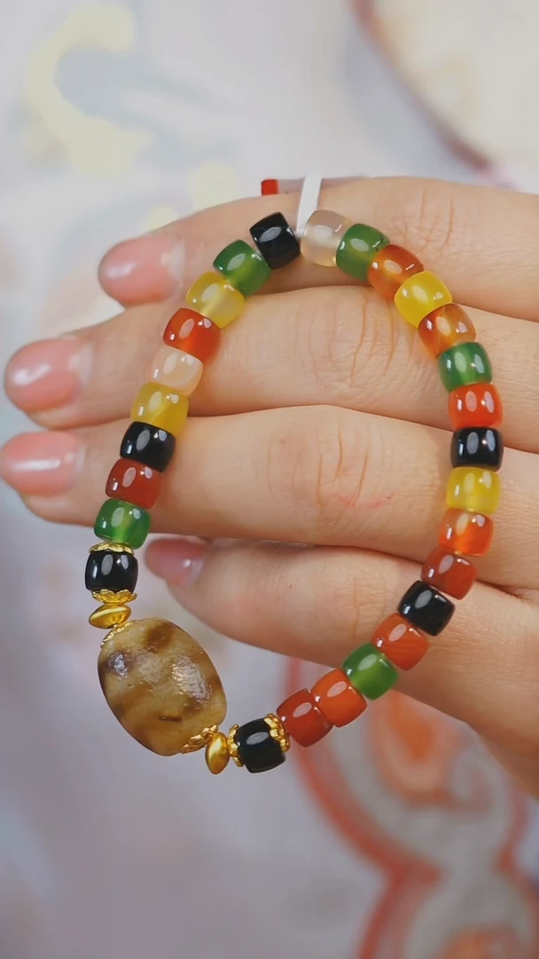 【闪购商品】玛瑙/玉髓手串未镶嵌多样性发其一