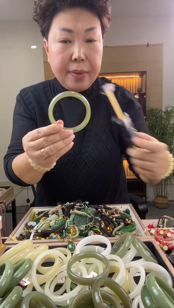 颈饰未镶嵌和田玉多样性拍一发一  圈口58  0472