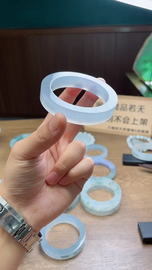 定制翡翠手镯未镶嵌瑞*飘定制