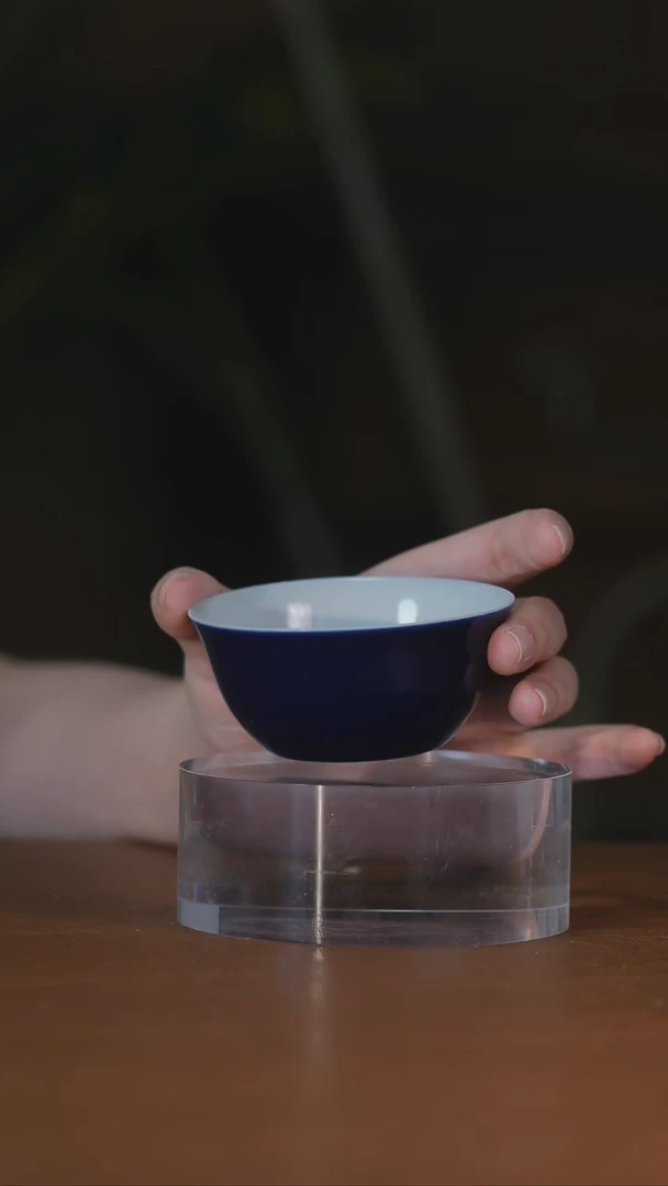 记蓝内绘松竹梅鸡缸杯