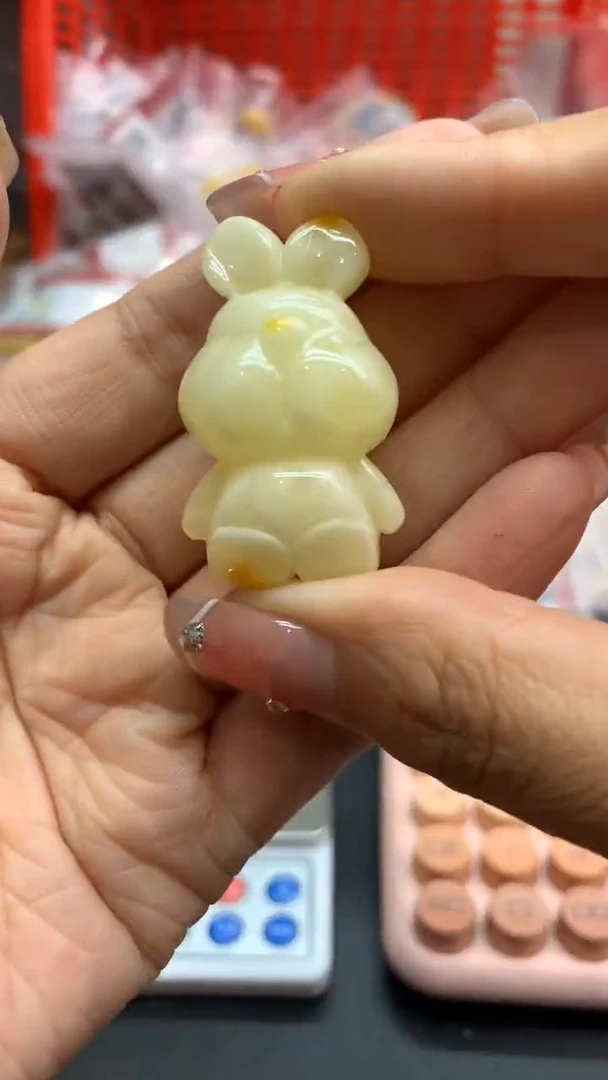未镶嵌琥珀珠宝奇石227