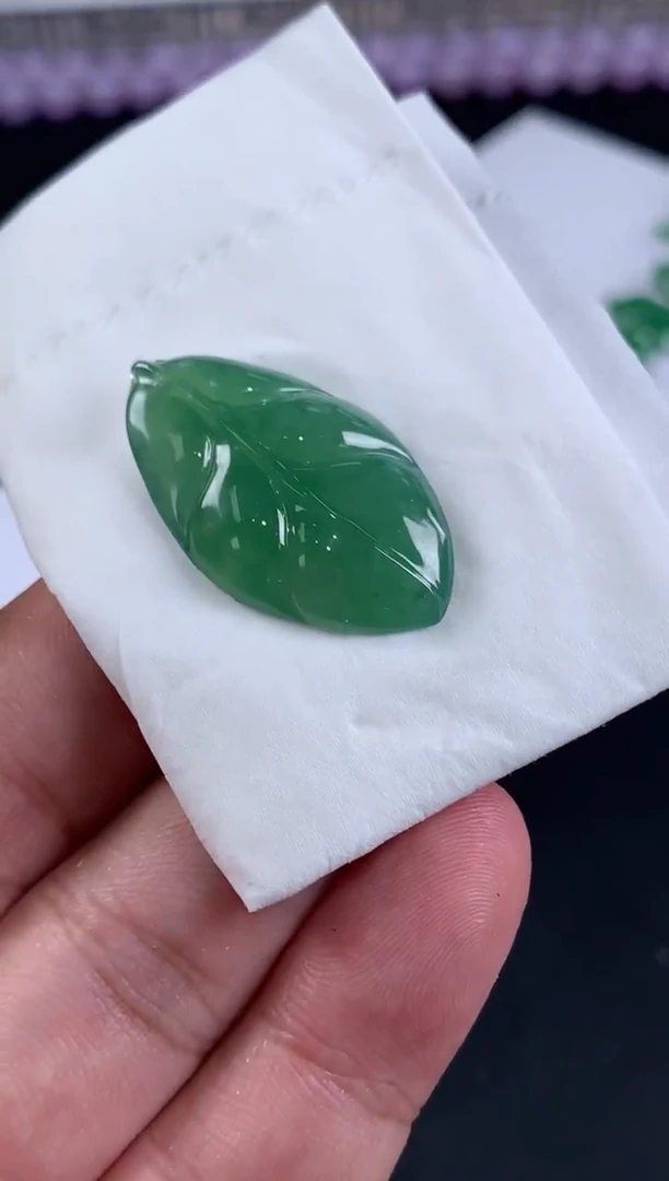 未镶嵌定制翡翠万*通翡翠