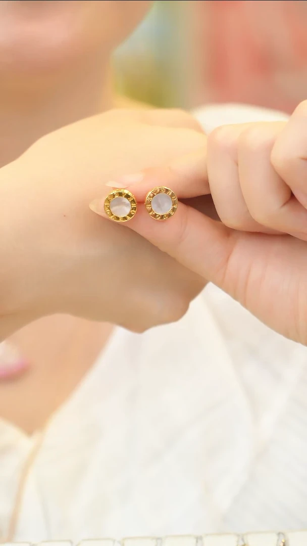 耳饰贝壳（贝母）18K金镶嵌圆饼