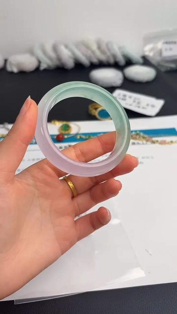 未镶嵌手镯石英质玉082