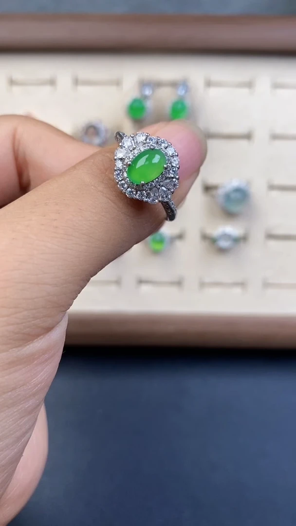 翡翠戒指银S925镶嵌52352525