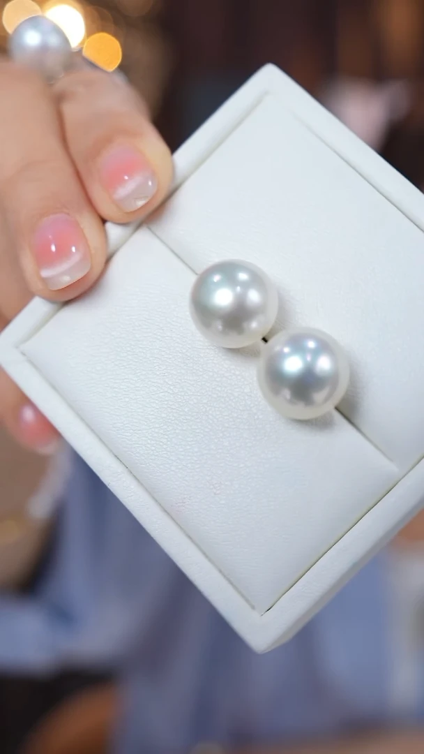 18K金镶嵌耳钉海水珍珠澳白13-14mm