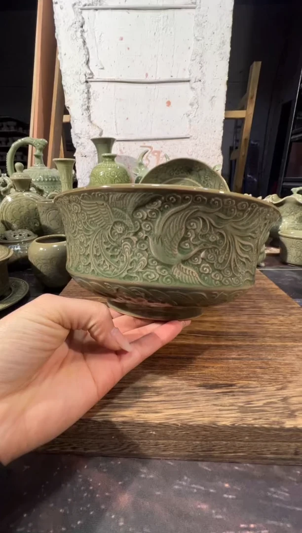 耀州窑青瓷九凤碗