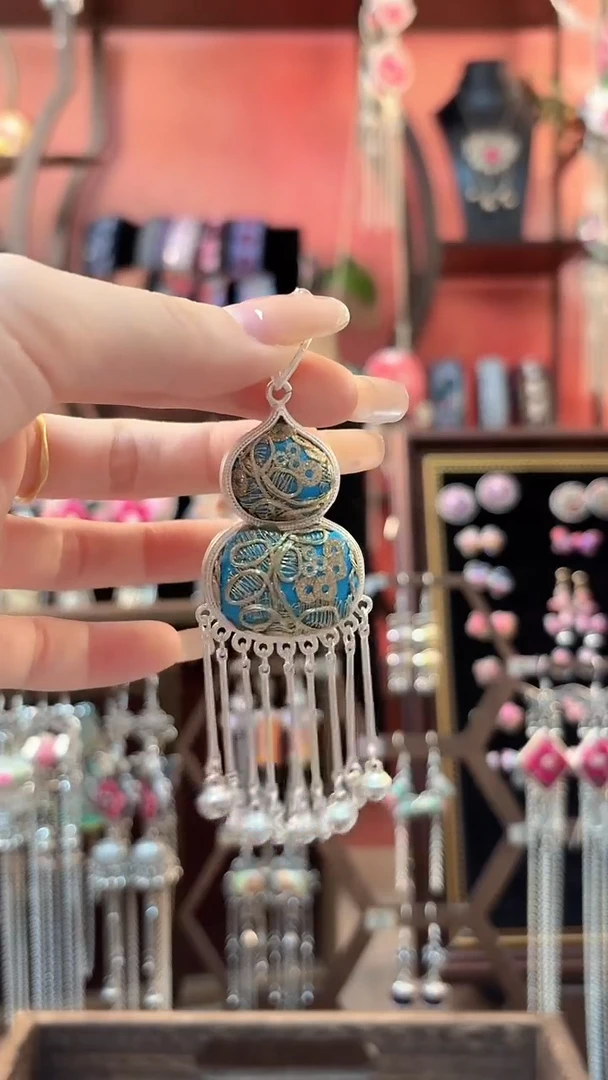 织绣 云织谣民族风精美饰品   587