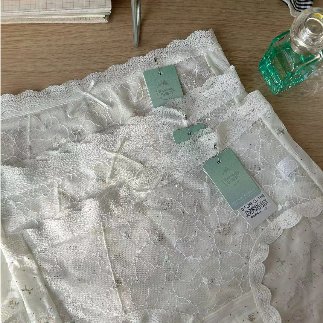 女士中腰蕾丝提花抑菌透气三角可爱内裤碎花白色透气