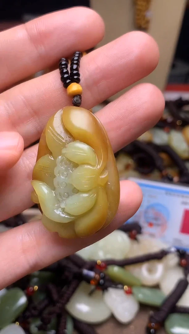 颈饰未镶嵌和田玉新疆料青海料清水和田玉吊坠