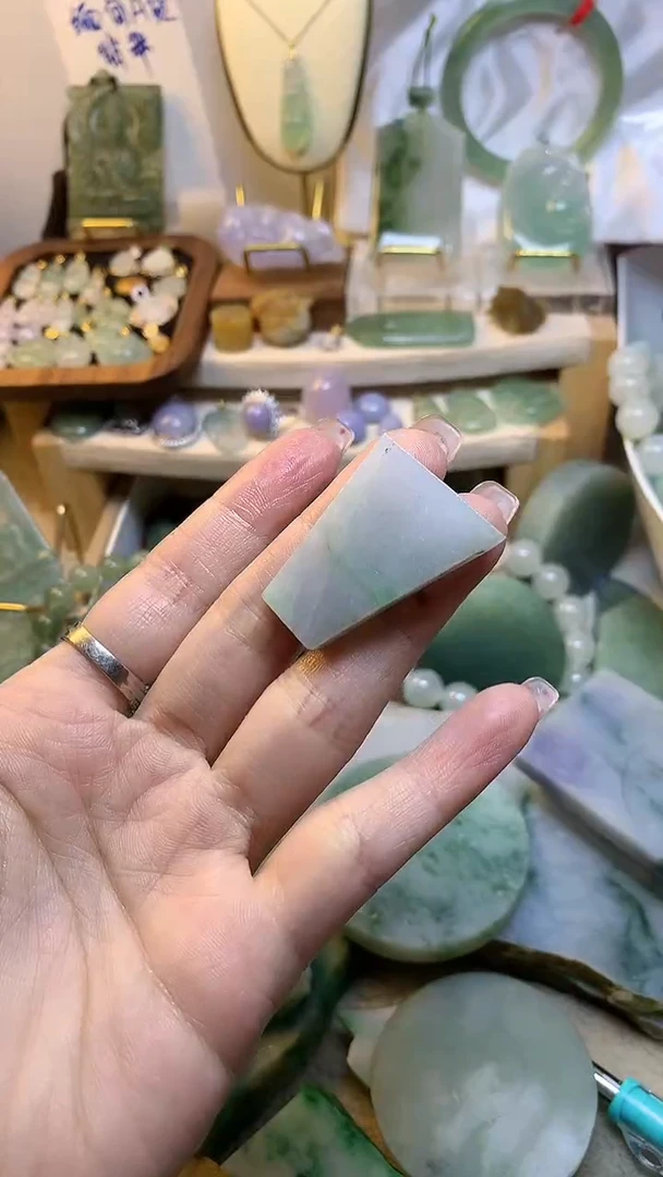 未镶嵌挂件翡翠缅甸A货翡翠,没有运费险,有纹有裂