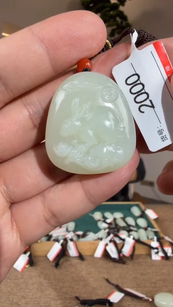 颈饰未镶嵌和田玉1