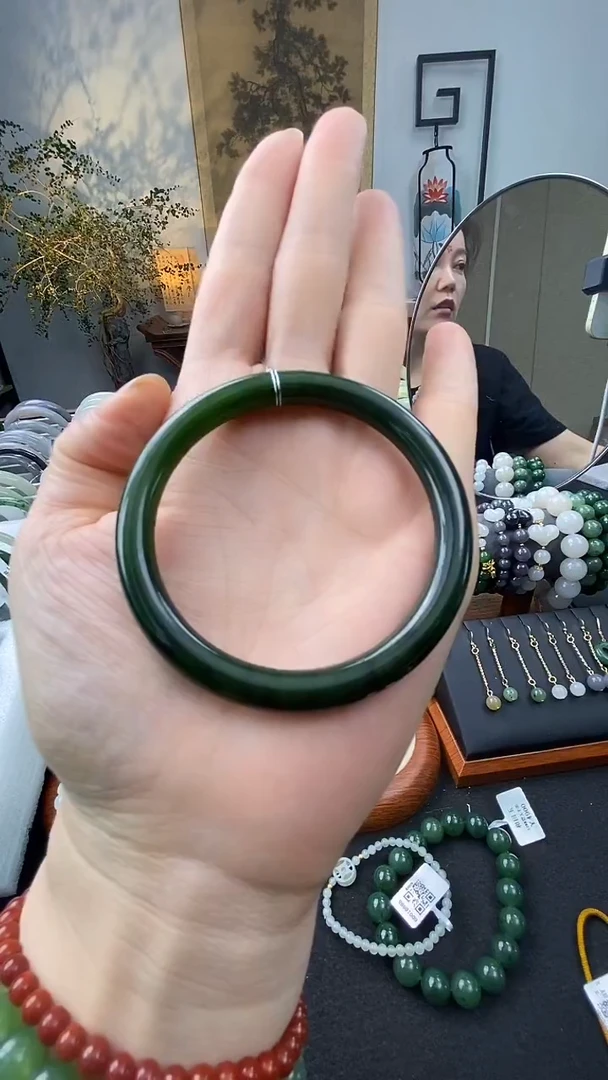 未镶嵌手镯和田玉（碧玉）菠菜绿圈口54