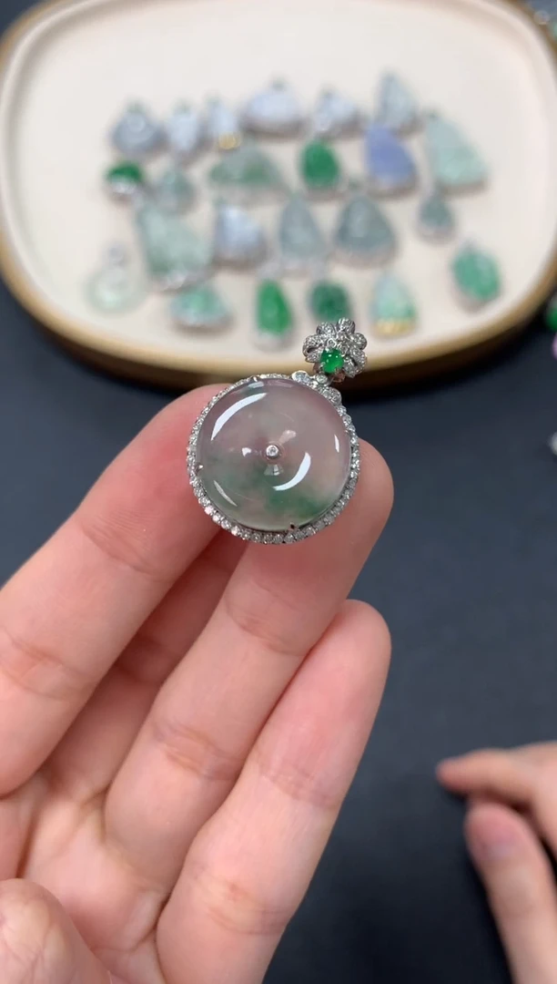 【闪购商品】翡翠吊坠(不含链)18K金镶嵌6800