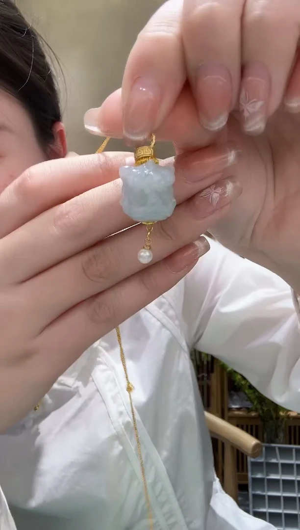 翡翠未镶嵌颈饰吊坠