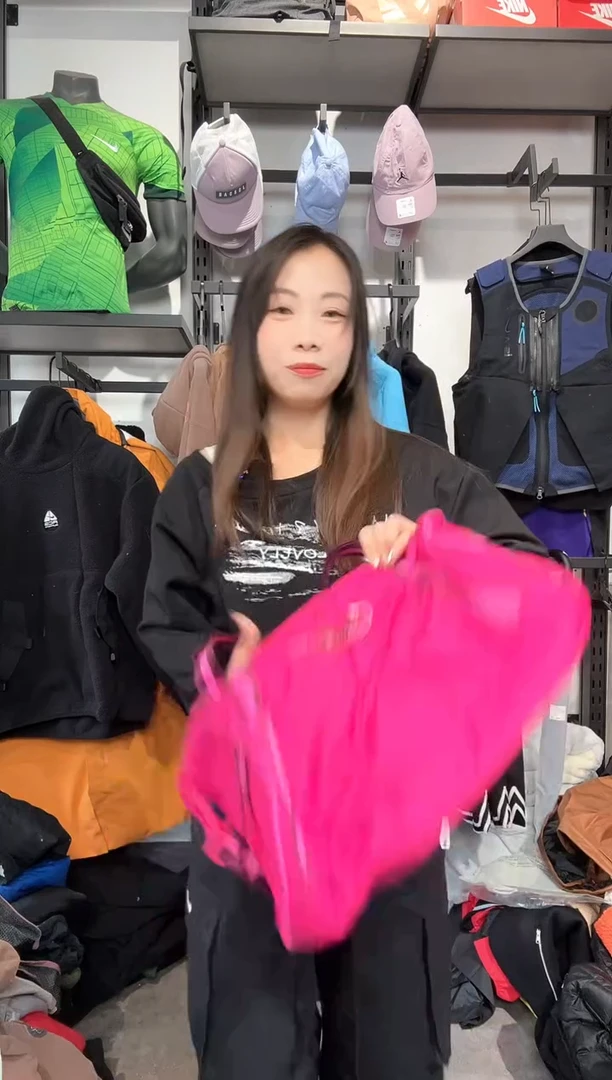 1404  编码 瑕疵款直播间过款为准 尺码