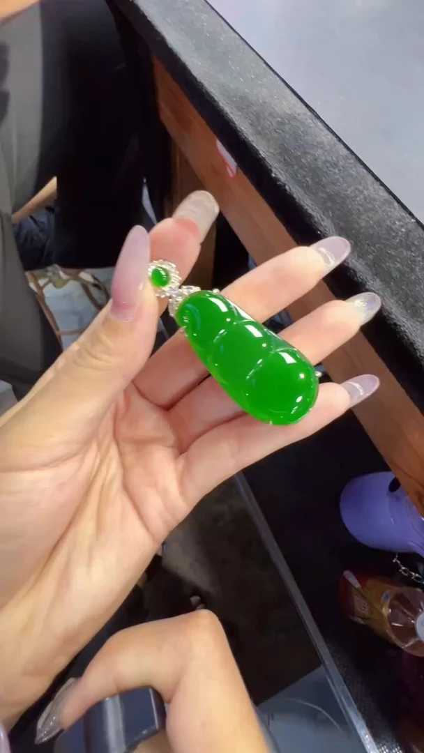 定制翡翠未镶嵌豆子1