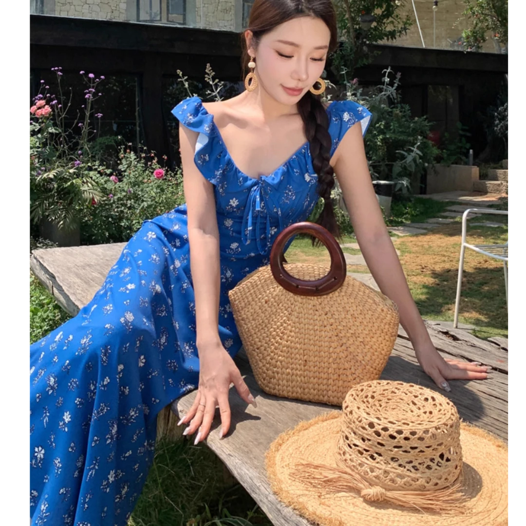 多巴胺克莱因蓝气质显白碎花度假长裙设计感荷叶边系带V领连衣裙