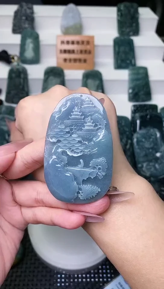 颈饰未镶嵌翡翠