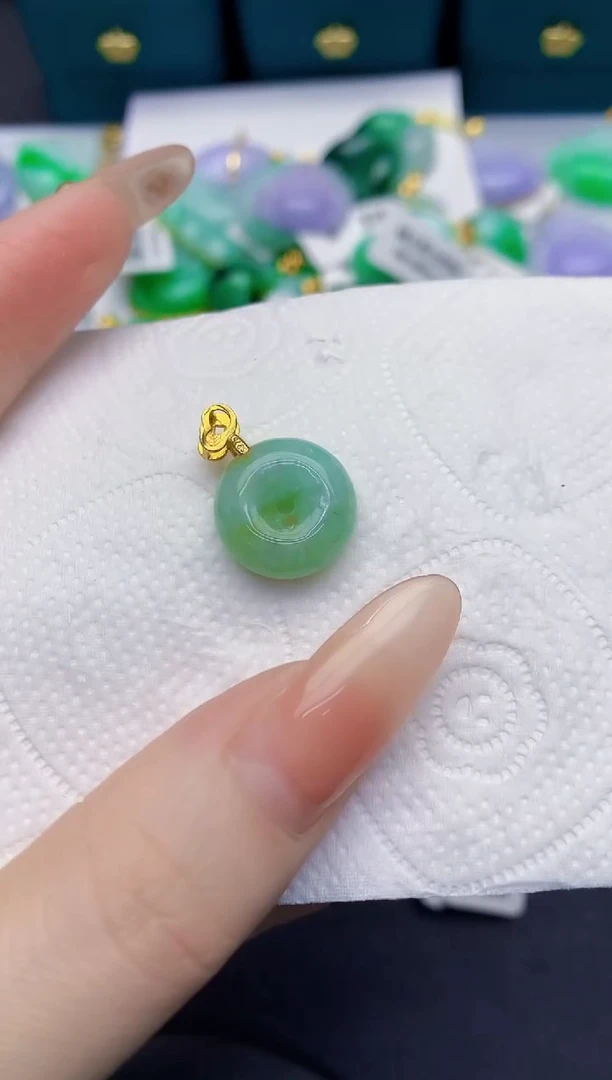 颈饰未镶嵌翡翠缅甸天然翡翠A货