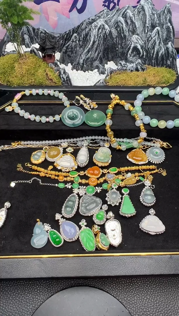 吊坠(不含链)18K金镶嵌翡翠勿拍