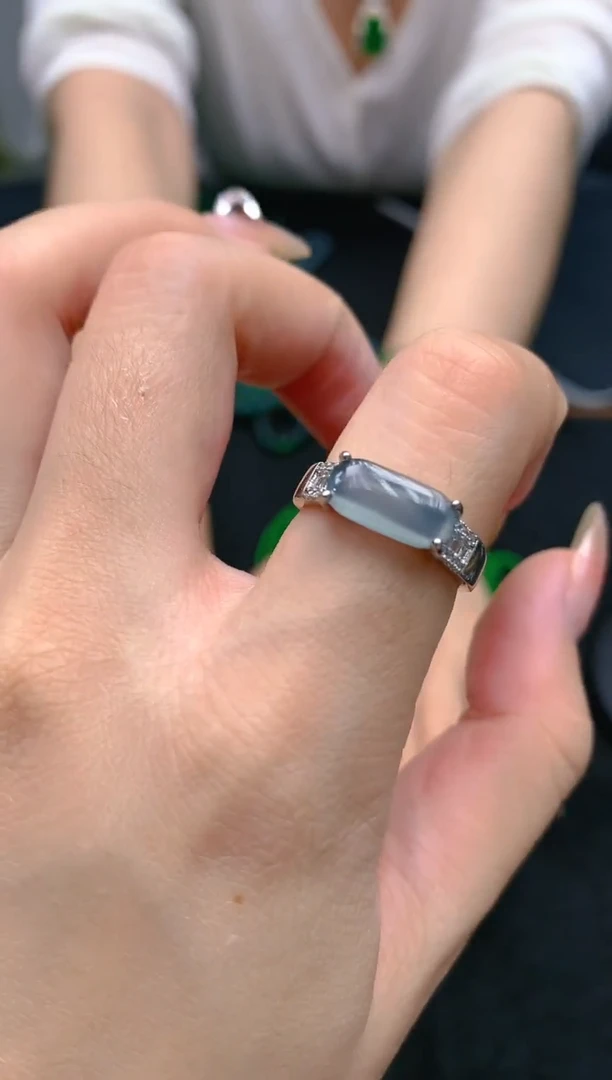 翡翠未镶嵌颈饰天然A货翡翠