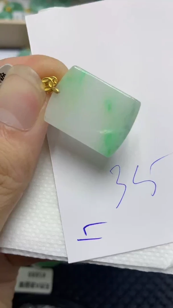 颈饰未镶嵌翡翠缅甸A货翡翠