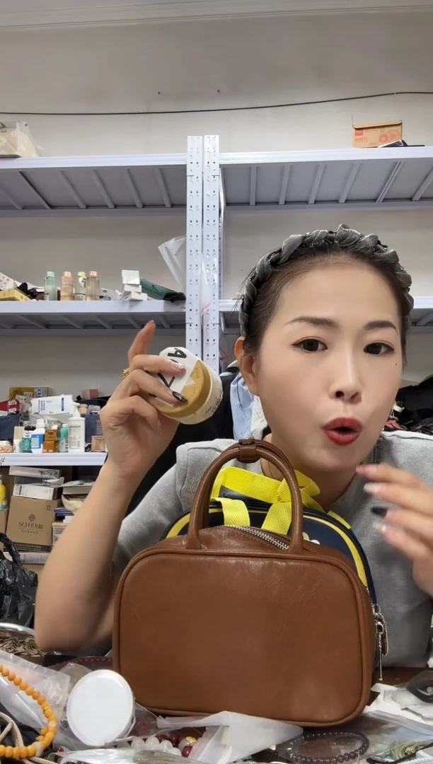 PU上车啦 宝宝们抓紧时间去下方链接拍吧发两瓶奶罐