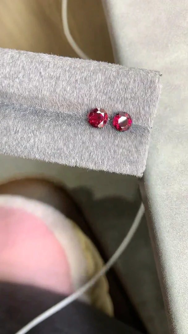 石榴石裸石未镶嵌4镁铝裸石多样性发一颗