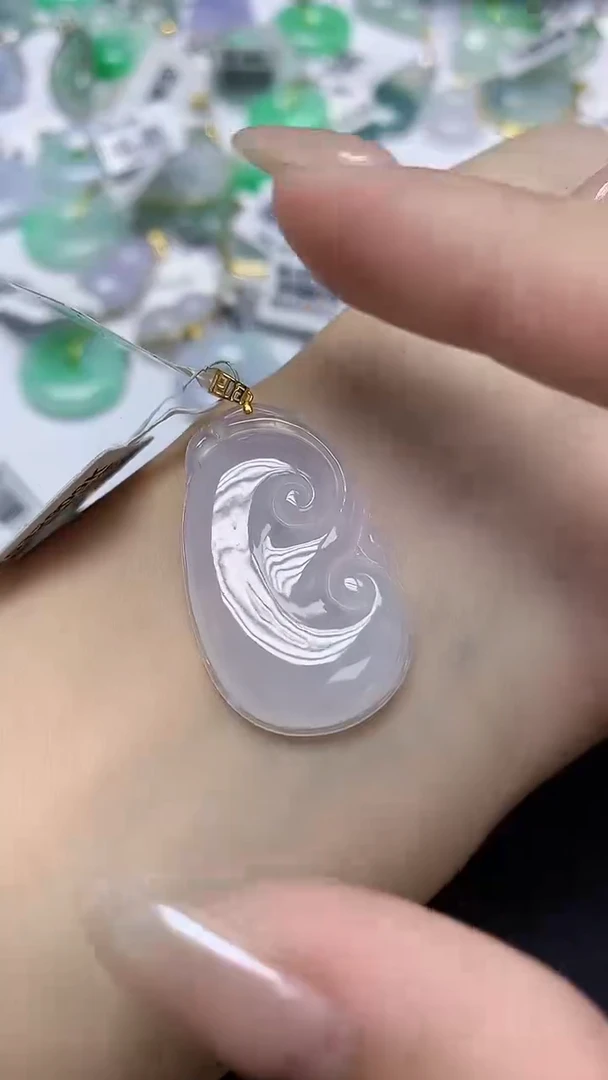 翡翠18K金镶嵌颈饰天然缅甸翡翠A货