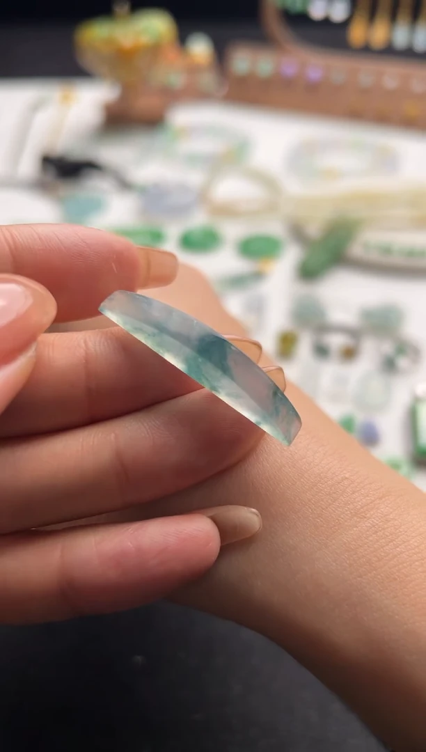 【闪购商品】定制翡翠未镶嵌蓝飘花手牌2500+250-lh