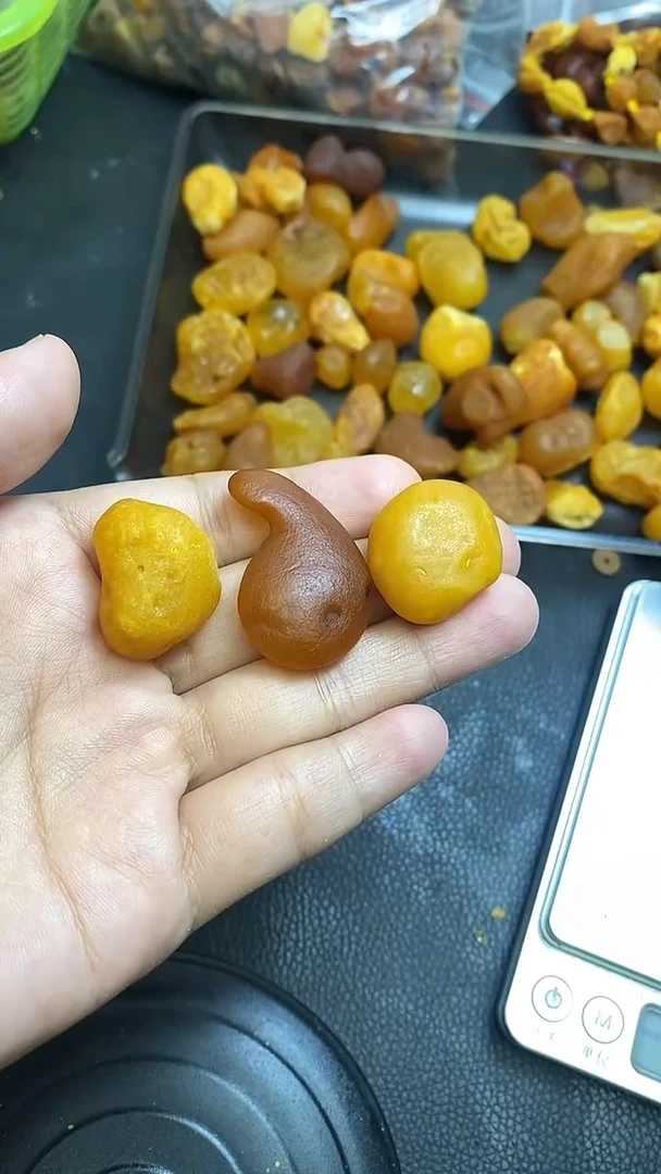 未镶嵌琥珀手链@****?174