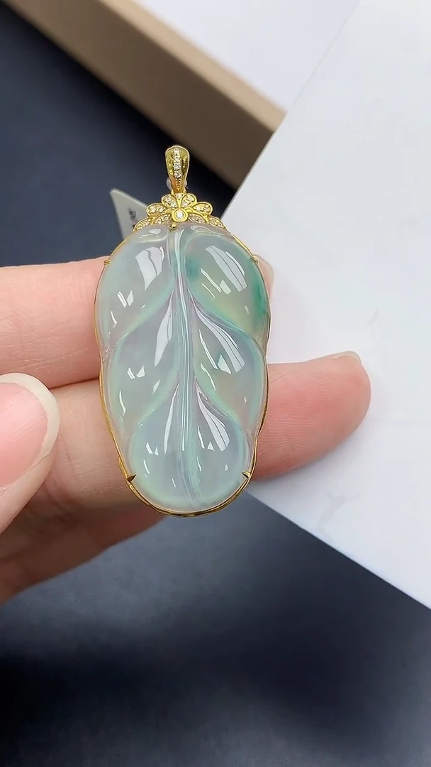 颈饰18K金镶嵌翡翠天然缅甸A货百元以上9元证书费自理