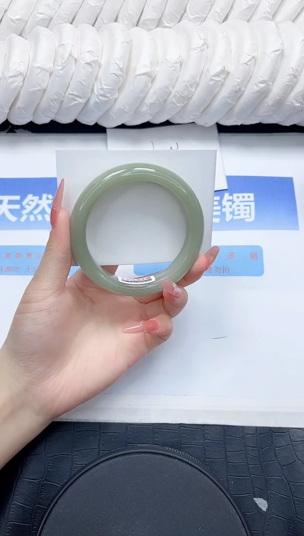 石英质玉手镯未镶嵌109-58